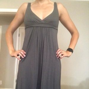 V-neck tie-back grey dress
